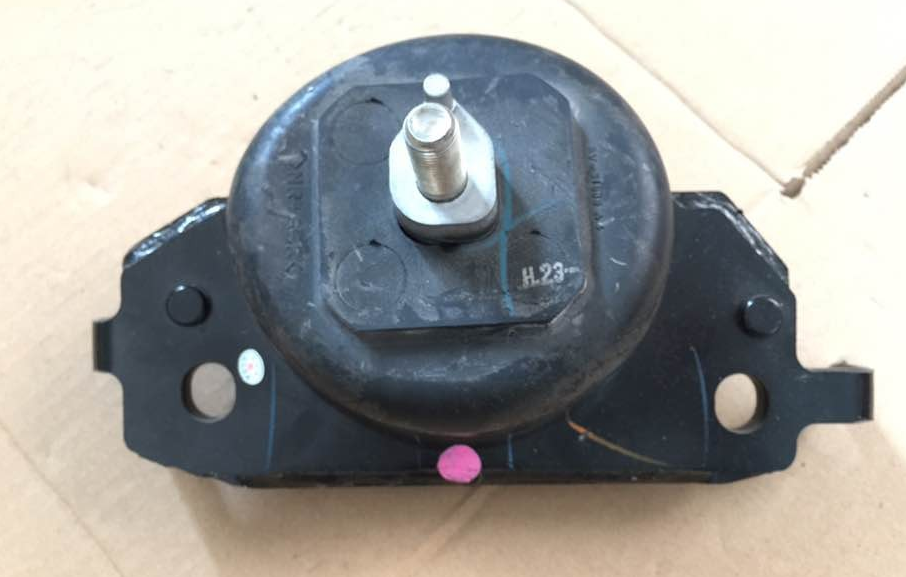 TOYOTA Engine Mount OE 12361-31240 technical drawing
